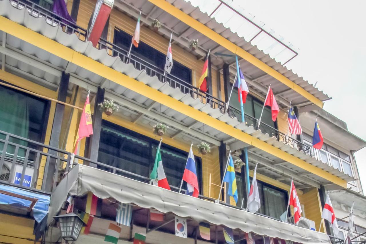 Babo House Bangkok Hotel Exterior photo