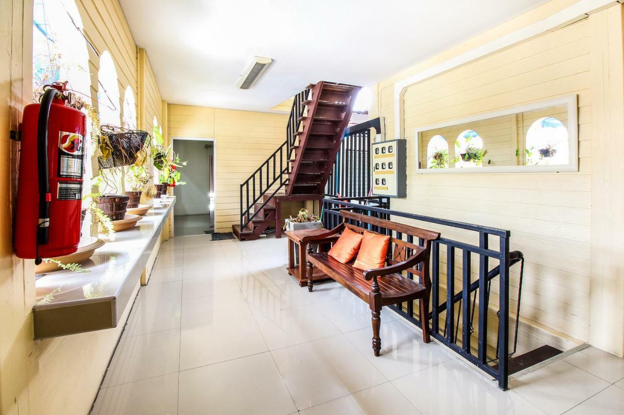 Babo House Bangkok Hotel Exterior photo