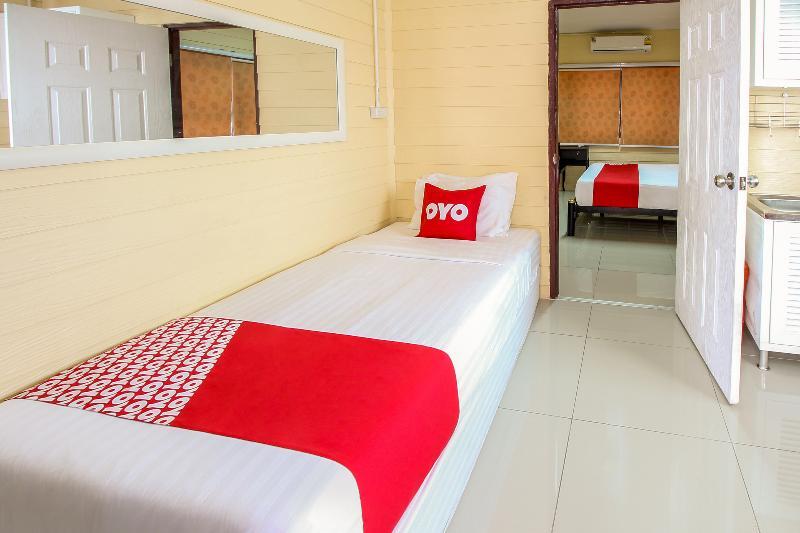 Babo House Bangkok Hotel Exterior photo