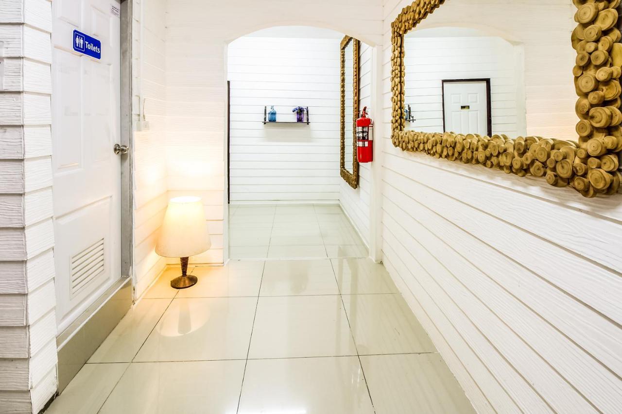 Babo House Bangkok Hotel Exterior photo